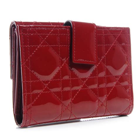 dior red wallet